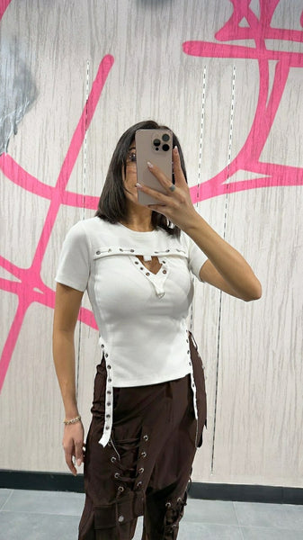 Tasarım Kalp Yaka Dekolteli Tişört