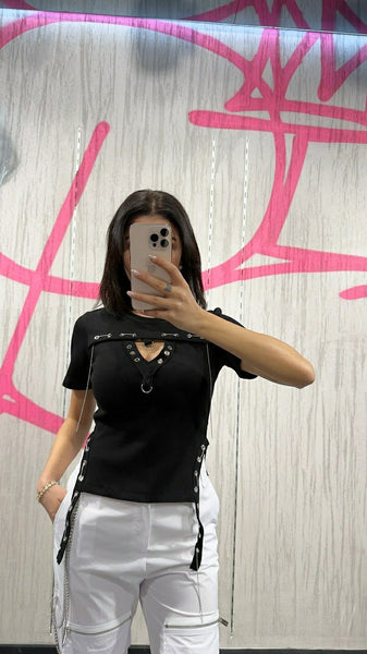 Tasarım Kalp Yaka Dekolteli Tişört