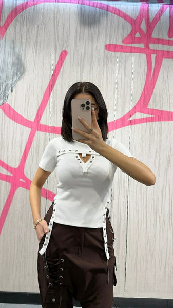 Tasarım Kalp Yaka Dekolteli Tişört